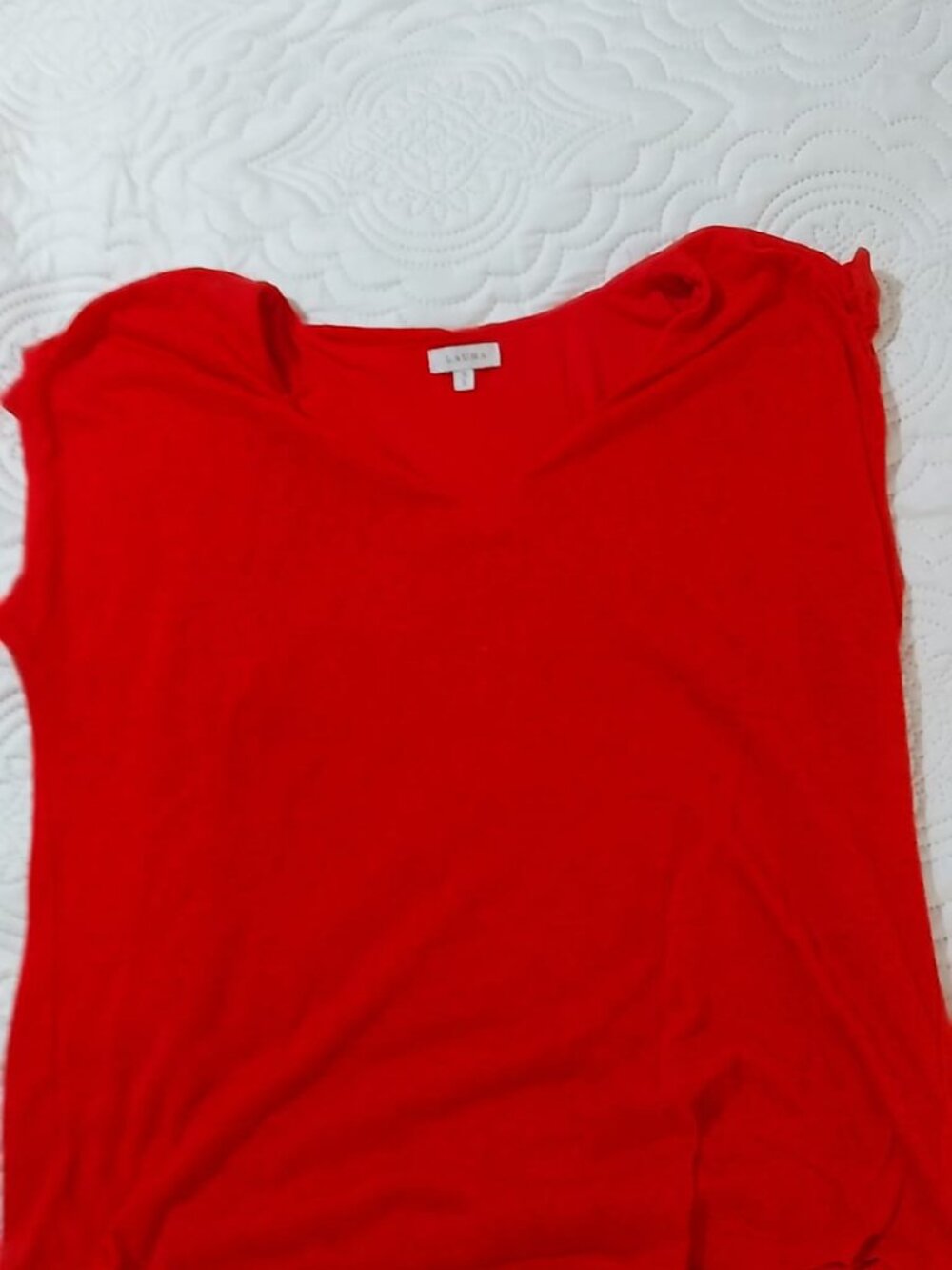 Two large tops - Picture 7 of 8
